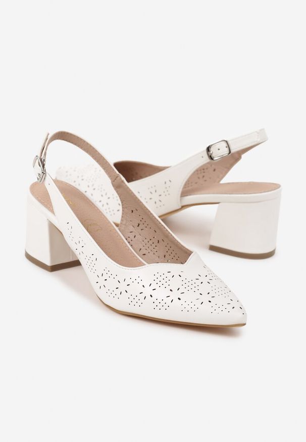 Renee - Białe Sandały Vices na Słupku Slingback z Ażurową Cholewką i Skórzaną Wkładką Tiranis. Okazja: na co dzień. Zapięcie: sprzączka. Kolor: biały. Materiał: skóra. Wzór: ażurowy. Sezon: lato. Obcas: na słupku. Styl: klasyczny, casual