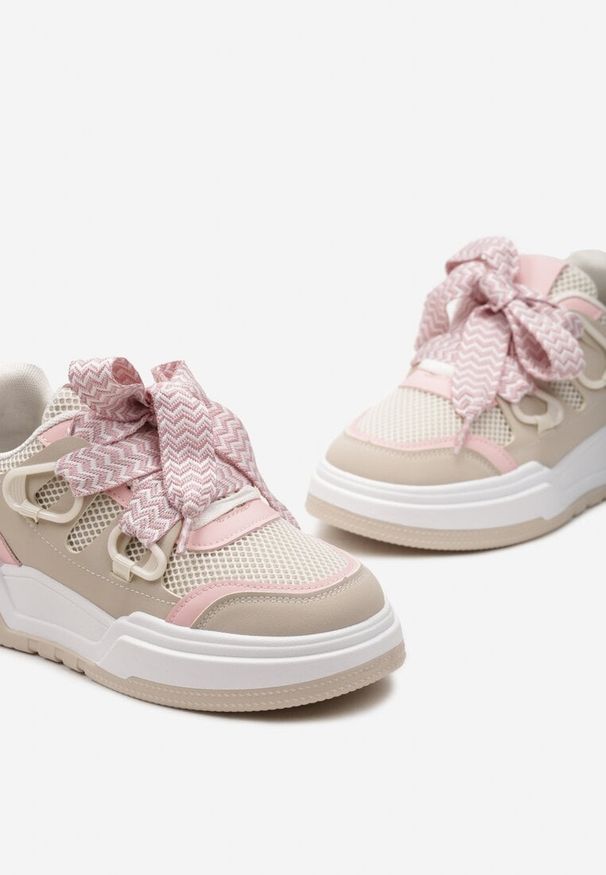 Born2be - Beżowo-Różowe Sneakersy na Niskiej Platformie z Szerokimi Sznurówkami Gritte. Kolor: beżowy. Obcas: na platformie