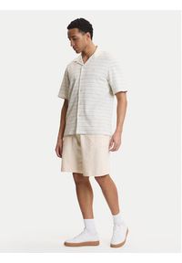 Guess Szorty sportowe M6GD16 K3088 Écru Regular Fit. Materiał: bawełna. Styl: sportowy #2
