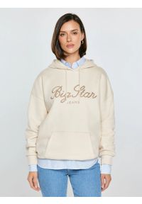 Big-Star - Bluza damska z kapturem kremowa Raisa 103. Okazja: na spacer, na co dzień. Typ kołnierza: kaptur. Kolor: kremowy. Materiał: dzianina, jeans, dresówka. Wzór: gładki, haft. Styl: casual, sportowy #1