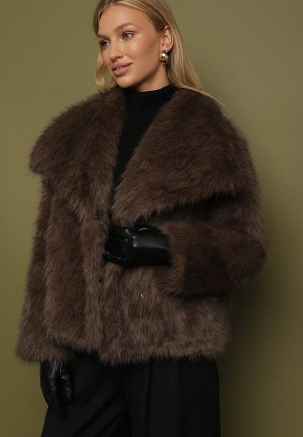 Born2be - Brązowa Kurtka Futro z Wsuwanymi Kieszeniami Liriena. Okazja: na spacer, na co dzień. Kolor: brązowy. Materiał: futro. Styl: casual, elegancki, klasyczny