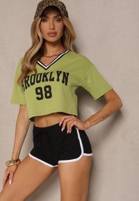 Renee - Zielony T-shirt z Bawełny Ozdobiony Napisem Lireline. Okazja: na co dzień. Kolor: zielony. Materiał: bawełna. Wzór: aplikacja, napisy. Styl: klasyczny, casual, elegancki