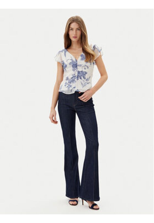 Guess Bluzka W5GH86 WCWF2 Biały Classic Fit. Kolor: biały. Materiał: syntetyk