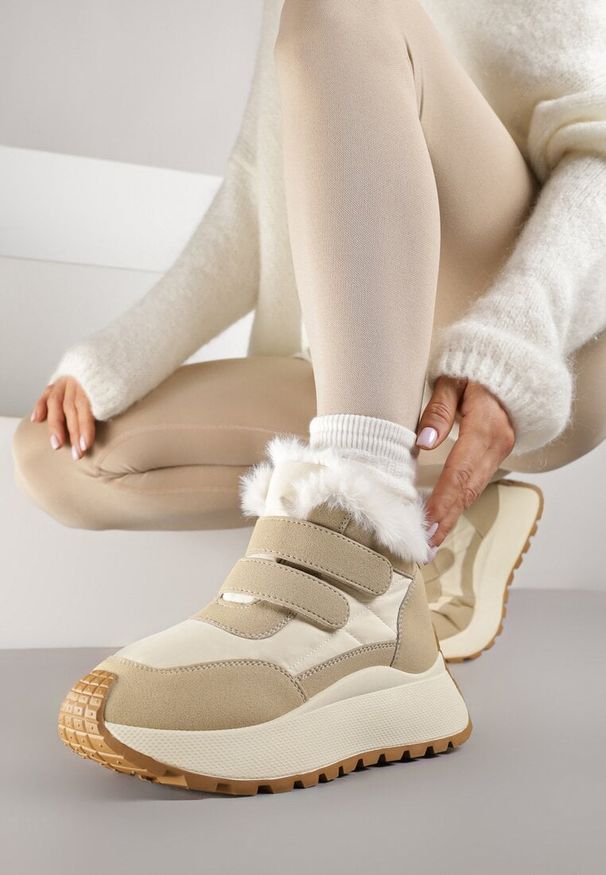 Born2be - Beżowe Sneakersy Śniegowce Vices na Grubej Podeszwie z Zapięciem na Rzep i Futrem Nelisella. Zapięcie: rzepy. Kolor: beżowy. Materiał: futro. Wzór: aplikacja. Sezon: zima