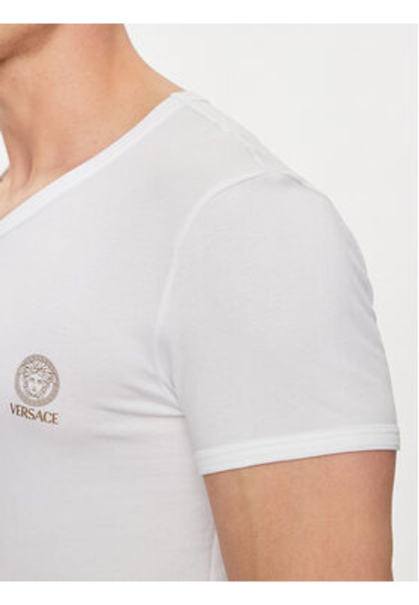 VERSACE - Versace T-Shirt AUU01004 Biały Regular Fit. Kolor: biały. Materiał: bawełna