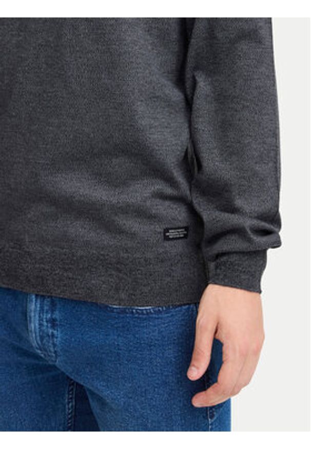 Blend Sweter 20717955 Czarny Regular Fit. Kolor: czarny. Materiał: syntetyk