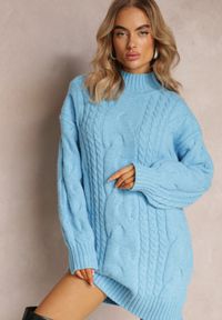 Renee - Niebieski Długi Sweter o Luźnym Kroju z Warkoczykowym Splotem Penerria. Kolor: niebieski. Długość: długie. Wzór: ze splotem #4