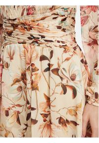 Guess Sukienka koktajlowa W5YK20 WDW82 Beżowy Regular Fit. Kolor: beżowy. Materiał: syntetyk. Styl: wizytowy #3