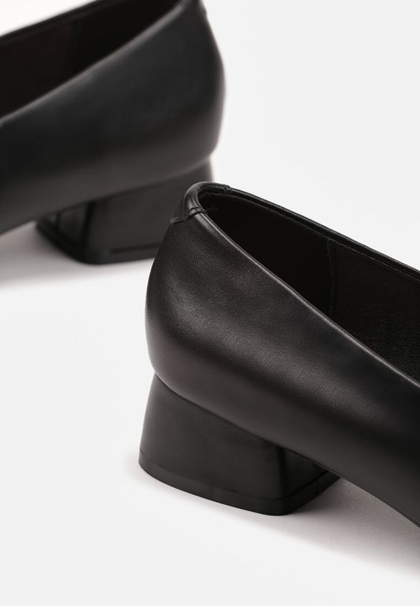 Renee - Czarne Czółenka na Słupku Vices ze Skórzaną Wkładką Alinire. Kolor: czarny. Materiał: skóra. Obcas: na słupku. Styl: elegancki