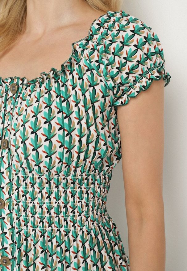 Born2be - Zielona Sukienka z Bawełny Ozdobiona Guzikami i Bufiastymi Rękawami Ronaria. Okazja: na co dzień. Kolor: zielony. Materiał: bawełna. Wzór: aplikacja. Sezon: wiosna, lato. Typ sukienki: sportowe. Styl: casual, sportowy, klasyczny