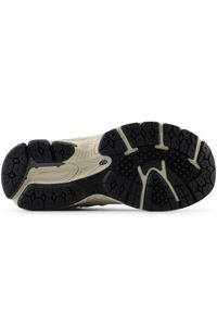 Buty dziecięce New Balance GC2002PM – beżowe. Okazja: na uczelnię, na co dzień. Kolor: beżowy. Materiał: tkanina, guma. Szerokość cholewki: normalna. Sport: turystyka piesza #5