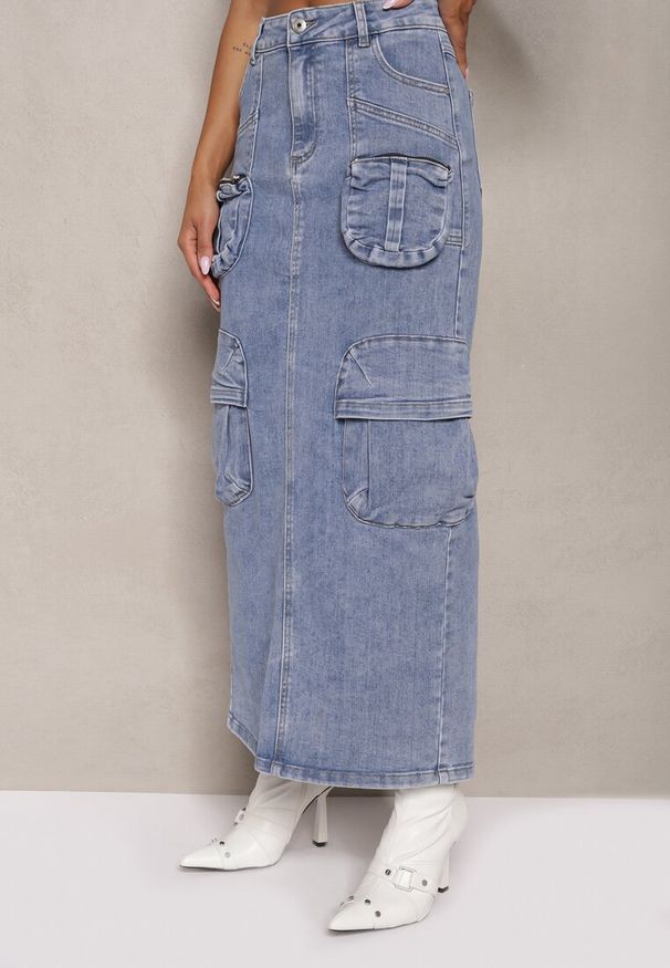 Renee - Jasnoniebieska Ołówkowa Spódnica Maxi z Bawełny z Kieszeniami Metrima. Okazja: na spacer, na co dzień. Kolor: niebieski. Materiał: bawełna. Styl: elegancki, casual