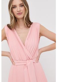 Nissa sukienka kolor różowy midi rozkloszowana. Kolor: różowy. Materiał: tkanina. Typ sukienki: rozkloszowane, plisowane. Długość: midi #4