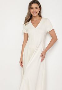 Born2be - Jasnobeżowa Taliowana Sukienka z Bawełną Zeraviae. Okazja: na co dzień. Kolor: beżowy. Materiał: bawełna. Typ sukienki: proste, sportowe. Styl: casual, sportowy, klasyczny #6