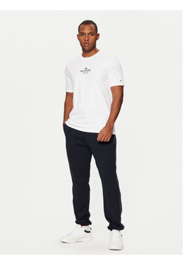 TOMMY HILFIGER - Tommy Hilfiger T-Shirt MW0MW38980 Biały Regular Fit. Kolor: biały. Materiał: bawełna