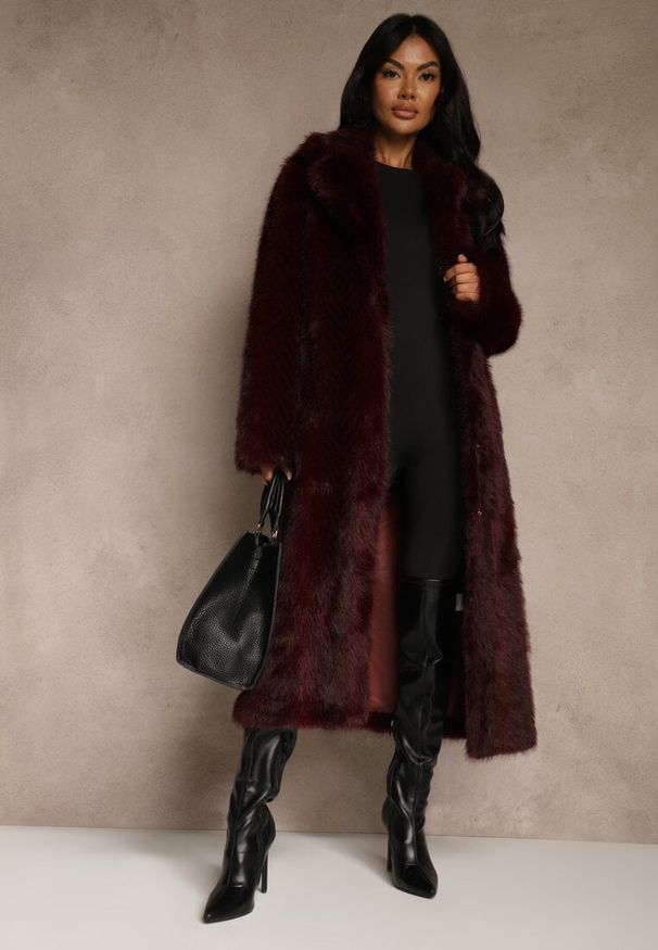 Renee - Bordowy Płaszcz Futerko o Jednorzędowym Fasonie Cataris. Okazja: na co dzień. Kolor: czerwony. Materiał: futro. Styl: casual, elegancki