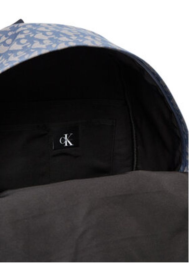 Calvin Klein Jeans Plecak Unstructured Monogram Backpack 4 LV04G3116G Niebieski. Kolor: niebieski. Materiał: materiał
