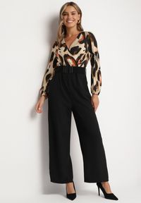 Born2be - Beżowo-Czarny Kombinezon o Kopertowym Kroju z Dodatkowym Paskiem i Wzorzystą Górą Tinasirae. Okazja: na co dzień. Kolor: czarny. Materiał: tkanina. Styl: casual, elegancki #1