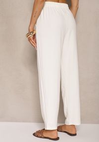 Renee - Jasnobeżowe Spodnie High Waist ze Ściągaczem w Talii i Prostą Nogawką Savonne. Okazja: na co dzień. Stan: podwyższony. Kolor: beżowy. Styl: elegancki, casual #3