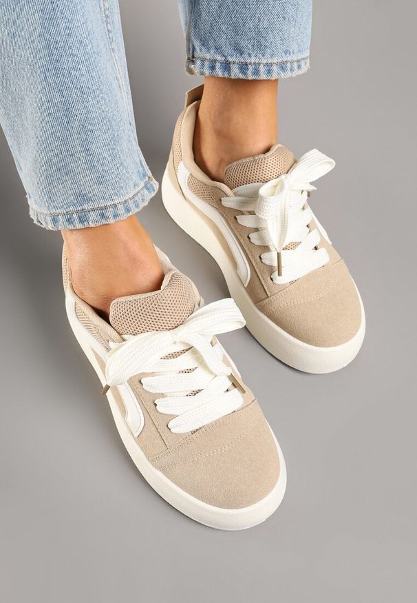 Born2be - Ciemnobeżowe Sneakersy na Grubej Podeszwie z Ozdobnym Paskiem Kornelie. Okazja: na co dzień. Zapięcie: pasek. Kolor: beżowy. Materiał: jeans. Wzór: aplikacja