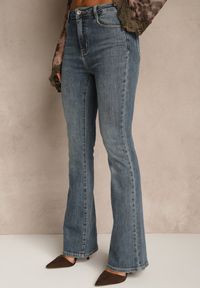 Renee - Niebieskie Jeansy Regular Waist z Bawełny o Kroju Dzwonów Zenirae. Kolor: niebieski. Styl: elegancki