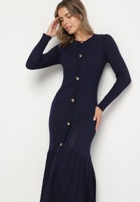 Born2be - Niebieska Taliowana Sukienka z Wiskozą z Guzikami i Rozkloszowanym Dołem Faratila. Okazja: na co dzień. Kolor: niebieski. Materiał: wiskoza. Styl: elegancki, casual, klasyczny #6