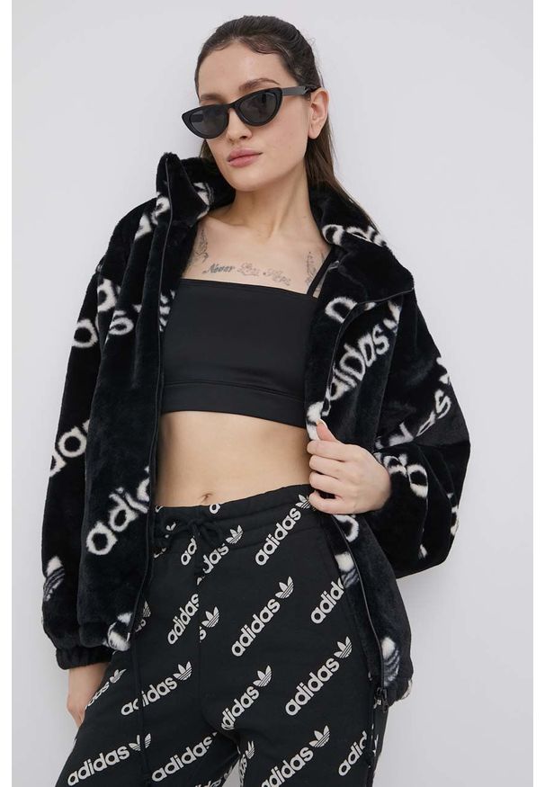 adidas Originals kurtka damska kolor czarny przejściowa. Okazja: na co dzień. Kolor: czarny. Materiał: materiał, włókno. Styl: casual