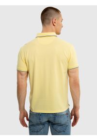 Big-Star - Koszulka męska polo żółta Cardi 200. Okazja: na co dzień. Typ kołnierza: polo. Kolor: żółty. Materiał: tkanina, jeans, bawełna. Wzór: prążki, haft, aplikacja. Sezon: wiosna, lato. Styl: casual, elegancki #4