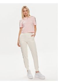 Guess T-Shirt V3RI08 I3Z14 Różowy Regular Fit. Kolor: różowy #6