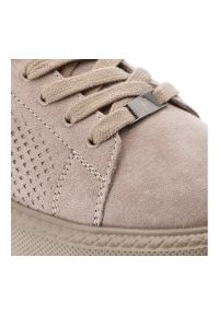 Sneakersy damskie Filippo, cholewka skóra naturalna zamszowa z perforacją sznurowanie klasyczne miękko wykończony kołnierz przy kostce, beżowe, DP750. Okazja: na co dzień, na spacer. Zapięcie: sznurówki. Kolor: beżowy. Materiał: skóra, zamsz. Szerokość cholewki: normalna. Styl: klasyczny #4