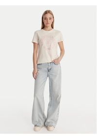 Guess T-Shirt V6RI12 J1314 Biały Regular Fit. Kolor: biały. Materiał: bawełna #4