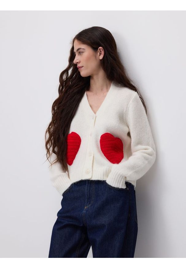 Reserved - Kardigan z haftem - kremowy. Kolor: kremowy. Materiał: dzianina, wełna. Wzór: haft