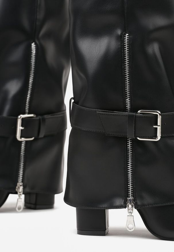 Born2be - Czarne Kozaki na Słupku z Wywiniętą Cholewką Zdobioną Klamrami i Suwakiem Unwedina. Nosek buta: szpiczasty. Zapięcie: klamry. Kolor: czarny. Szerokość cholewki: normalna. Wzór: aplikacja. Materiał: skóra, materiał. Sezon: zima. Obcas: na słupku. Styl: klasyczny. Wysokość obcasa: średni