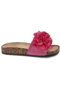 Różowe Klapki Seastar Blue Stylowe Obuwie Damskie Na Lato. Okazja: na spacer, na co dzień. Kolor: różowy. Wzór: aplikacja, kwiaty. Sezon: lato. Styl: elegancki #7