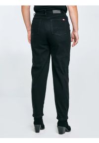 Big-Star - Jeansy damskie mom jeans czarne Silla 936. Okazja: na co dzień. Stan: podwyższony. Kolor: czarny. Sezon: lato. Styl: casual, elegancki #7
