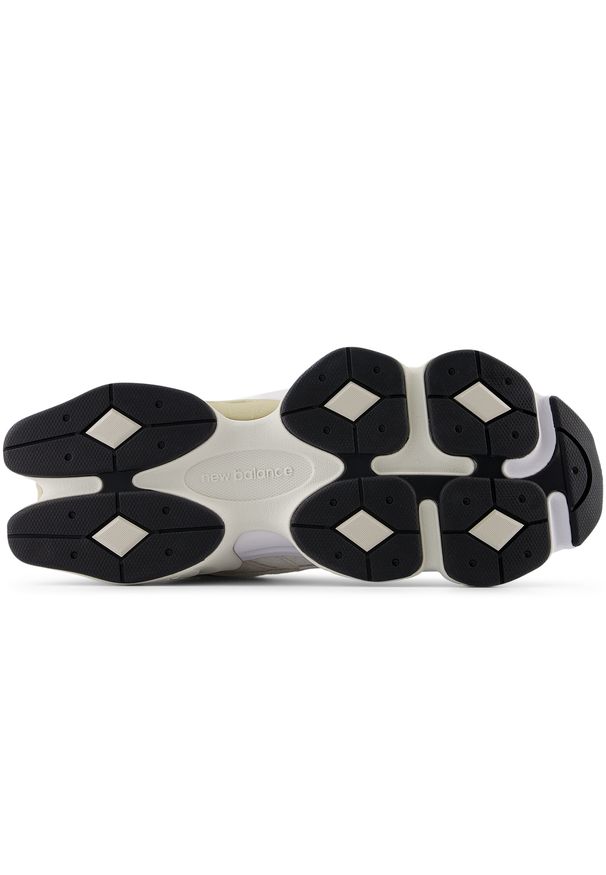 Buty unisex New Balance U9060WHT – beżowe. Kolor: beżowy. Materiał: skóra, guma, zamsz, materiał, syntetyk. Szerokość cholewki: normalna. Sport: turystyka piesza