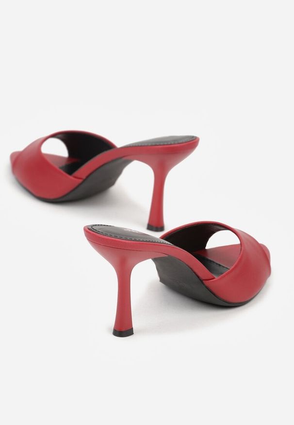 Renee - Bordowe Klapki na Szpilce ze Szpiczastym Odkrytym Noskiem Sewnila. Nosek buta: szpiczasty. Kolor: czerwony. Materiał: jeans, koronka. Obcas: na szpilce. Styl: wizytowy, elegancki