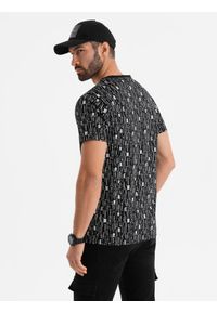 Ombre Clothing - Bawełniana koszulka z nadrukiem i okrągłym dekoltem – czarna V2 - Rozmiar: L. Okazja: na co dzień. Kolor: czarny. Materiał: bawełna. Długość rękawa: krótki rękaw. Długość: krótkie. Wzór: nadruk. Styl: klasyczny, casual #4