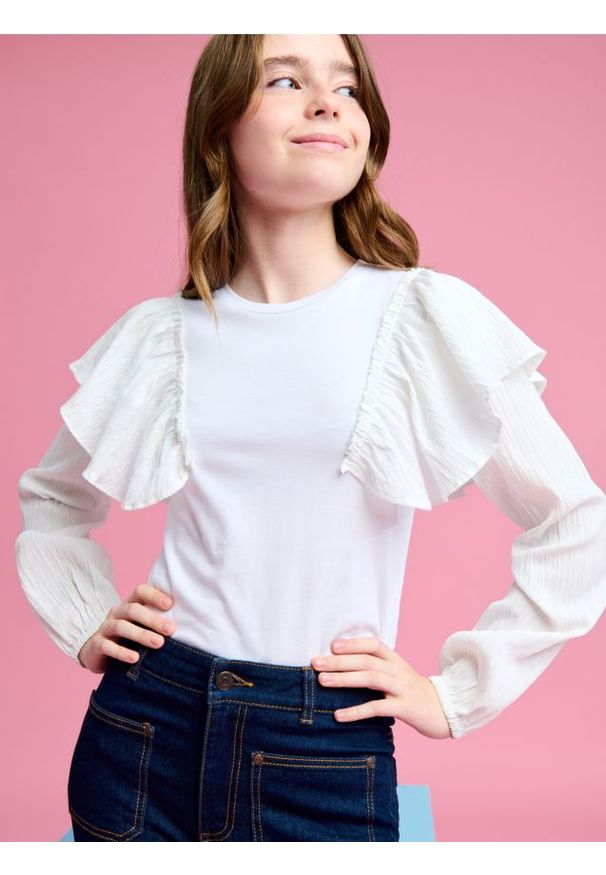 Sinsay - Bluzka z długimi rękawami - biały. Typ kołnierza: kołnierz z falbankami. Kolor: biały. Długość rękawa: długi rękaw. Długość: długie