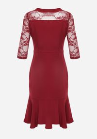 Renee - Bordowa Sukienka VICES o Taliowanym Kroju z Rękawami z Koronki Metirei. Kolor: czerwony. Materiał: koronka. Wzór: koronka. Styl: elegancki #5