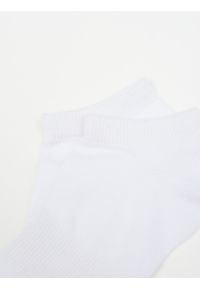 outhorn - Skarpety basic do kostki damskie (2 pary) - białe. Kolor: biały. Materiał: bawełna, poliester, elastan, poliamid, włókno #2