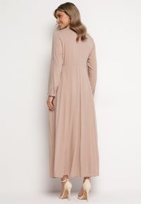 Born2be - Jasnobeżowa Sukienka Controllable. Okazja: na co dzień. Kolor: beżowy. Długość rękawa: długi rękaw. Typ sukienki: rozkloszowane, szmizjerki. Styl: casual, klasyczny. Długość: maxi #4