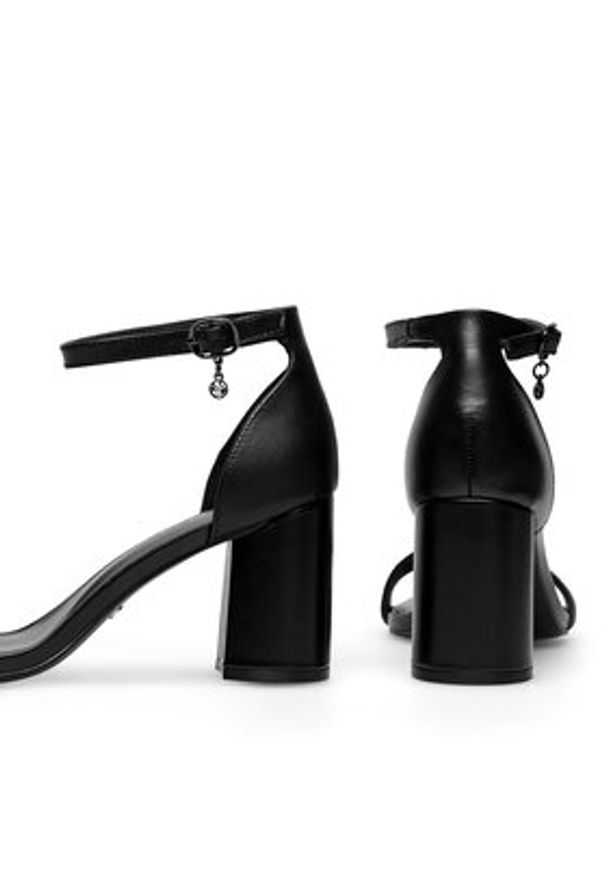 Lasocki Sandały POLT WYL3402-4ZA Czarny. Kolor: czarny. Materiał: skóra