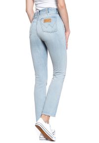 Wrangler - WRANGLER RETRO SKINNY ICY BLUE W253FH243. Styl: retro