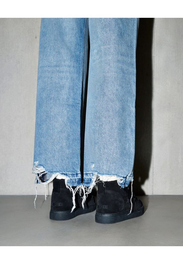 Inuikii - INUIKII CLASSIC LOW Śniegowce damskie. Okazja: na co dzień, do pracy, na spacer. Kolor: czarny. Styl: casual