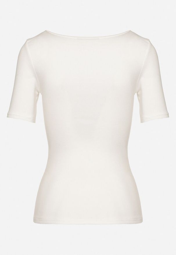 Born2be - Biały Prążkowany T-shirt z Bawełny Ozdobiony Guzikami Tasavia. Okazja: na co dzień. Kolor: biały. Materiał: prążkowany, bawełna. Wzór: aplikacja. Styl: klasyczny, casual