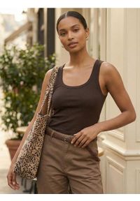 Sinsay - Bawełniany prążkowany top basic - brązowy. Kolor: brązowy. Materiał: prążkowany, bawełna