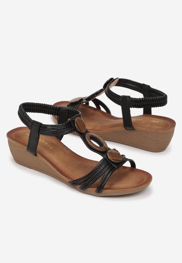 Born2be - Czarne Sandały na Niskim Koturnie w Stylu Boho Silesa. Zapięcie: bez zapięcia. Kolor: czarny. Wzór: aplikacja. Obcas: na koturnie. Styl: boho