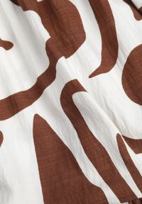 Born2be - Brązowa Wiskozowa Sukienka z Bufiastymi Rękawami w Abstrakcyjny Wzór Tibee. Okazja: na co dzień. Kolor: brązowy. Materiał: wiskoza. Wzór: nadruk. Typ sukienki: proste. Styl: wakacyjny, casual, elegancki #6