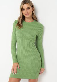 Born2be - Zielona Dzianinowa Sukienka Mini z Ozdobnym Prążkowaniem o Dopasowanym Fasonie Kais. Kolor: zielony. Materiał: dzianina, prążkowany. Długość: mini #1